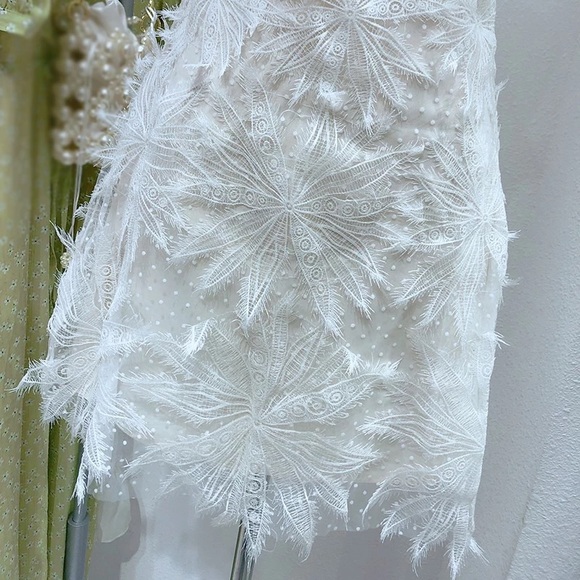 Boho White Floral Appliqué Mesh Daisy Detailed Lux Embroider Mini Summer Dress - Picture 8 of 12